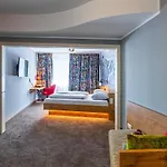 Szálloda Tinytwice 3*