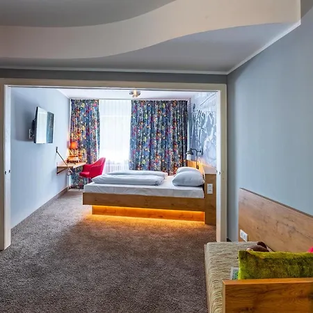 Hotel Tinytwice 3*