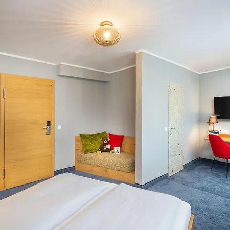 Hotel Tinytwice 3*